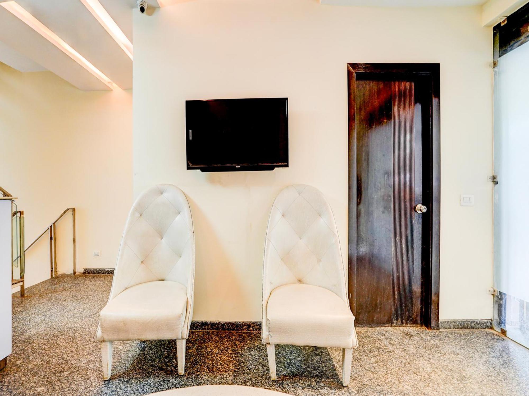 Super Townhouse Pitampura West Enclave Hotel Delhi  Exterior photo