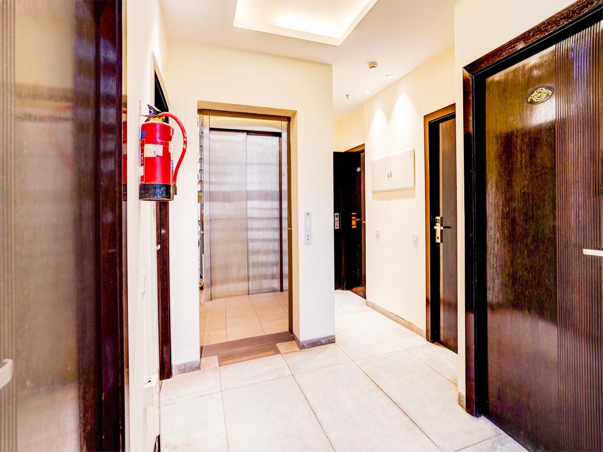 Super Townhouse Pitampura West Enclave Hotel Delhi  Exterior photo