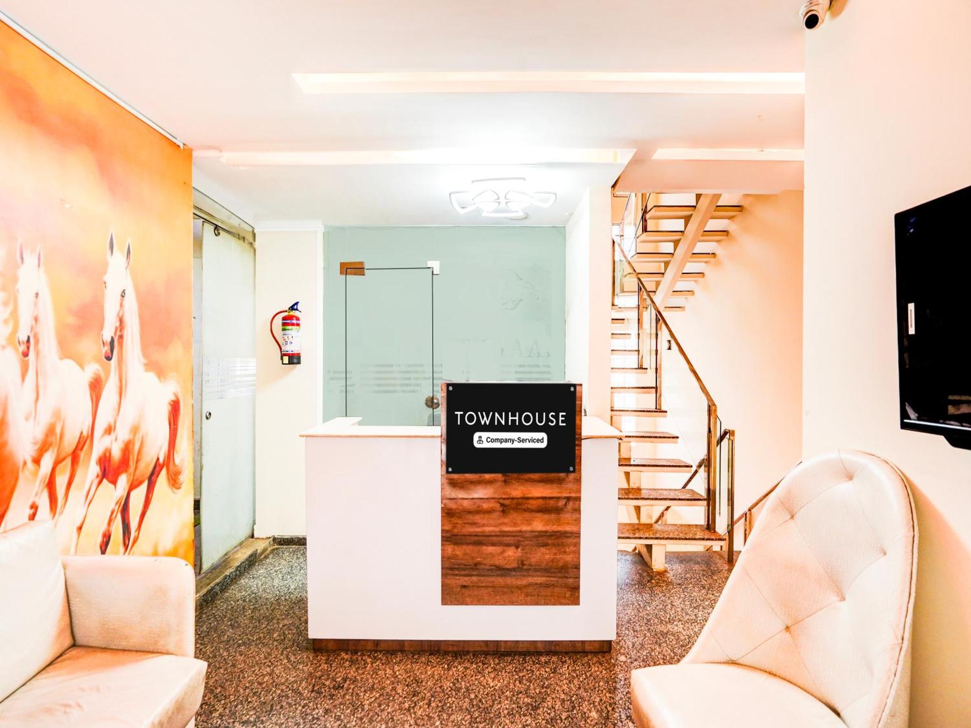 Super Townhouse Pitampura West Enclave Hotel Delhi  Exterior photo